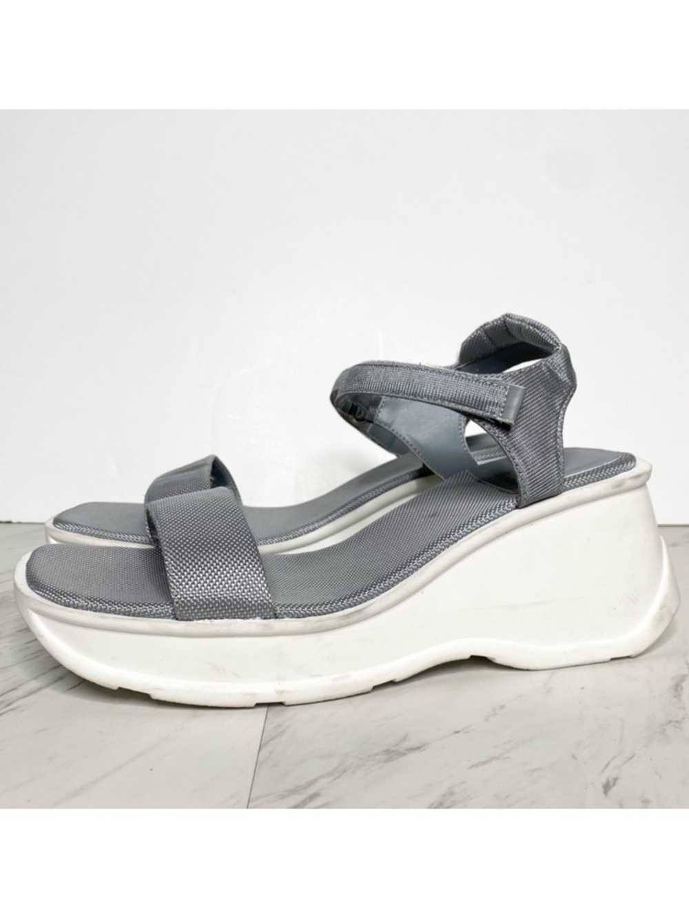 Jeffrey Campbell Focused Chunky Gray White Square Toe Sandal 9
